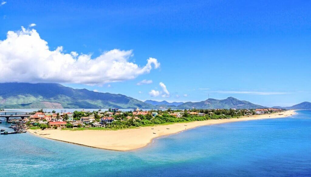 Plage lang co Vietnam